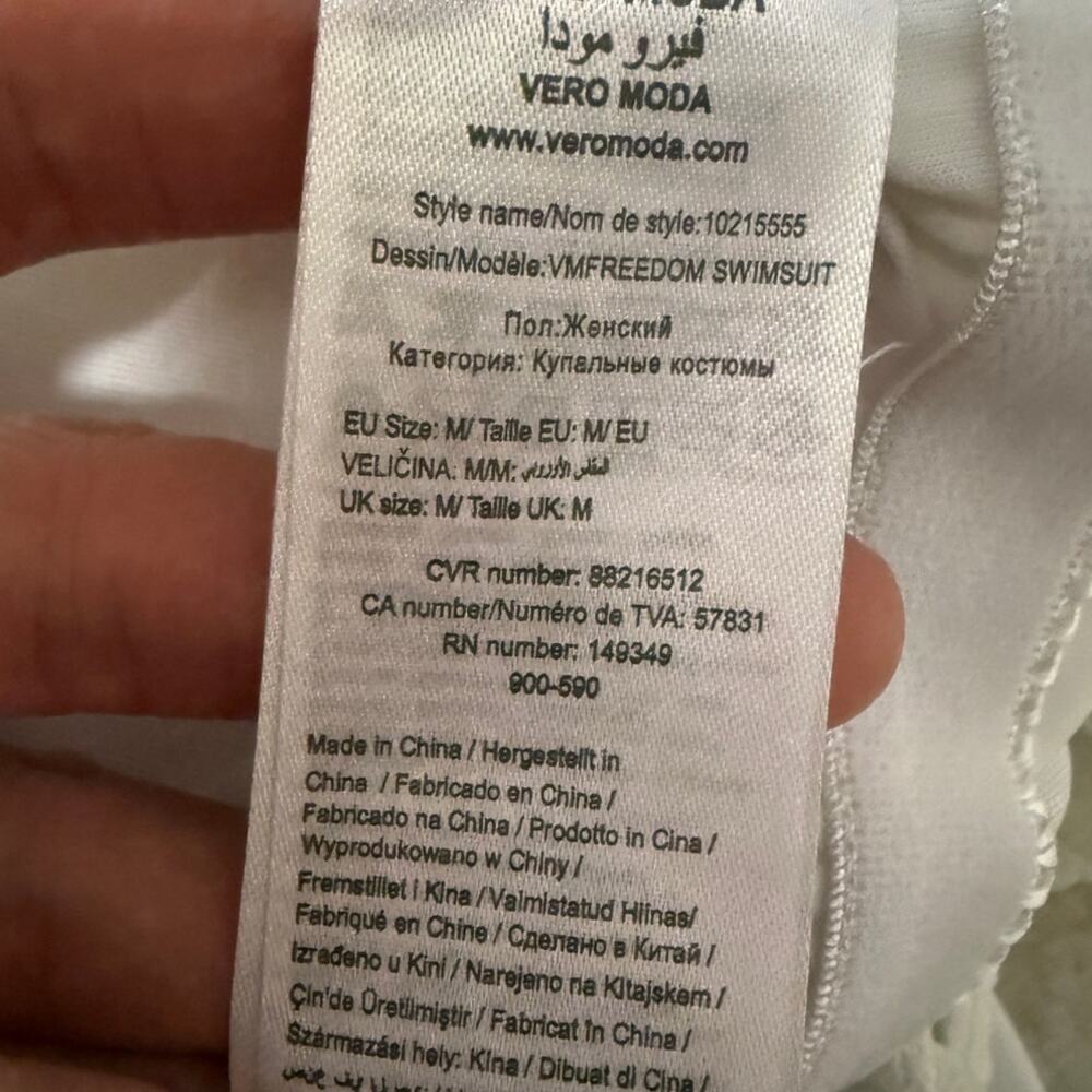 Vero Moda Freedom One Piece Swimsuit White Belted Medium NWT - Picture 11 of 12